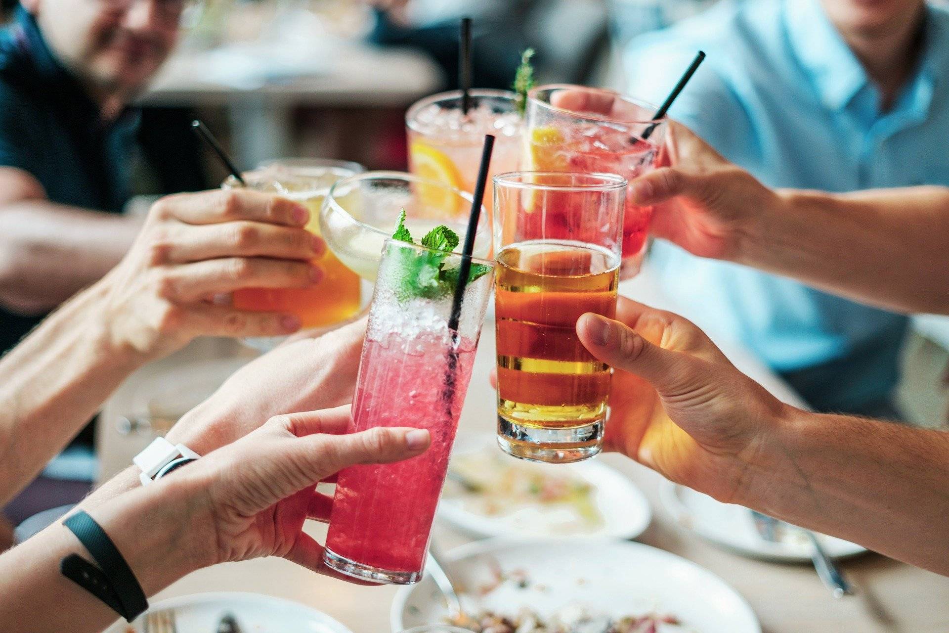 Quelle: https://pixabay.com/de/photos/getr%C3%A4nke-alkohol-cocktails-2578446/